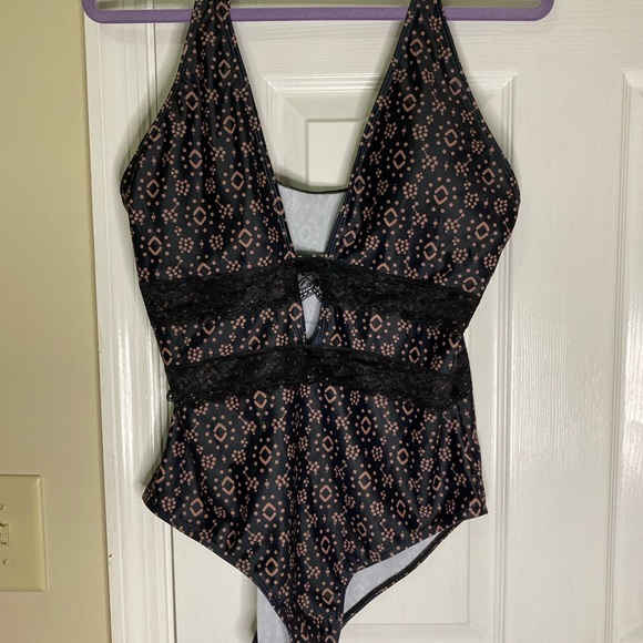 Other - B31  New, sexy black & gold one piece swimsuit, 14